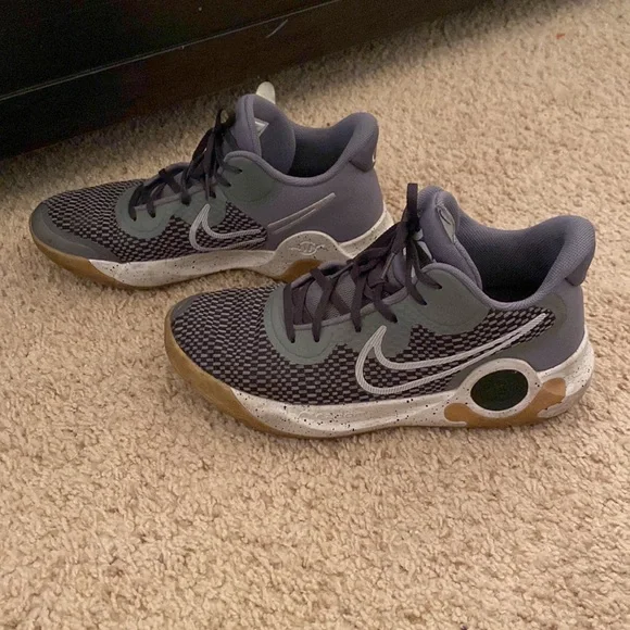 Nike 11.5 - Picture 3 of 15